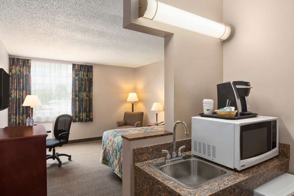 Travelodge Hanna Canada Grey Szoba fotó